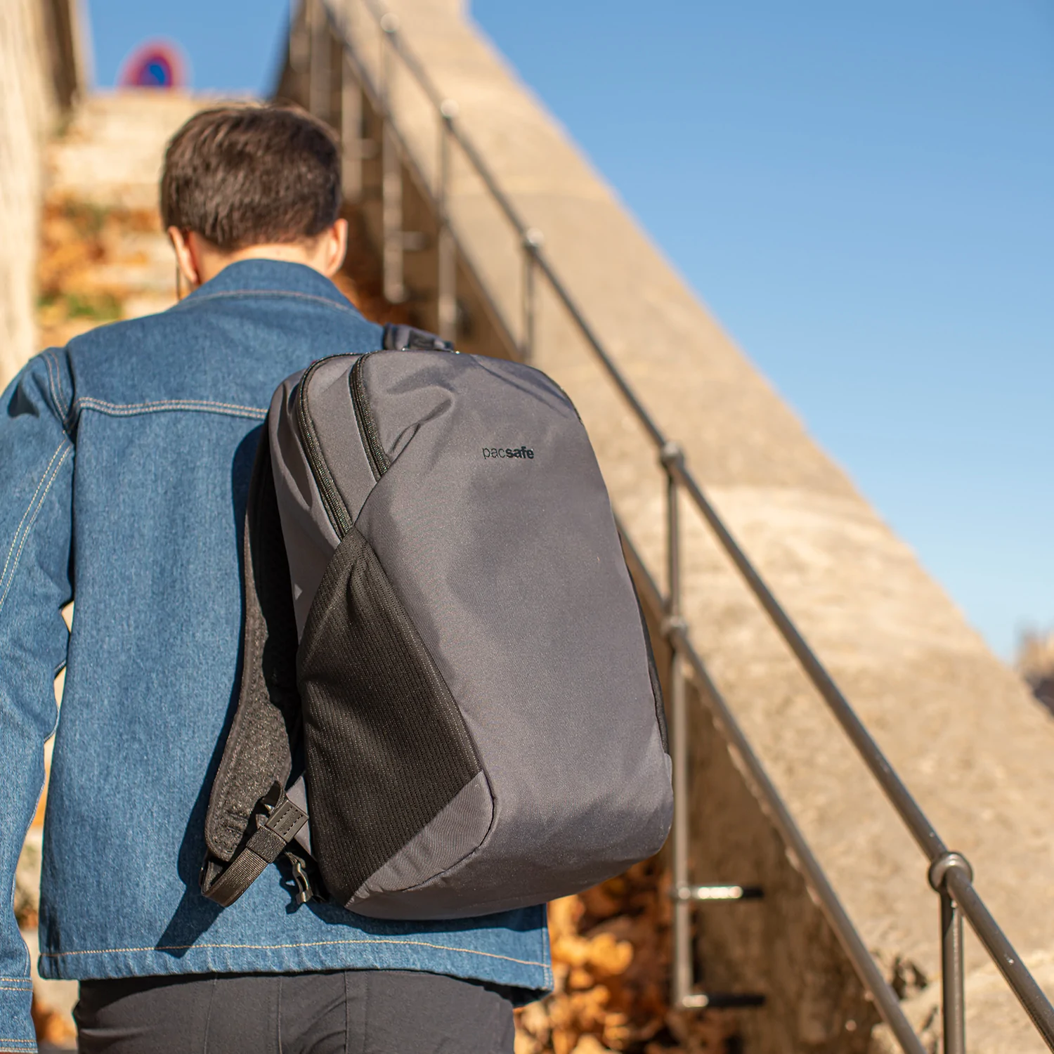 Pacsafe Vibe 20L Anti-Theft Backpack 17 Pacsafe Vibe 20L Anti-Theft Backpack - Image 15