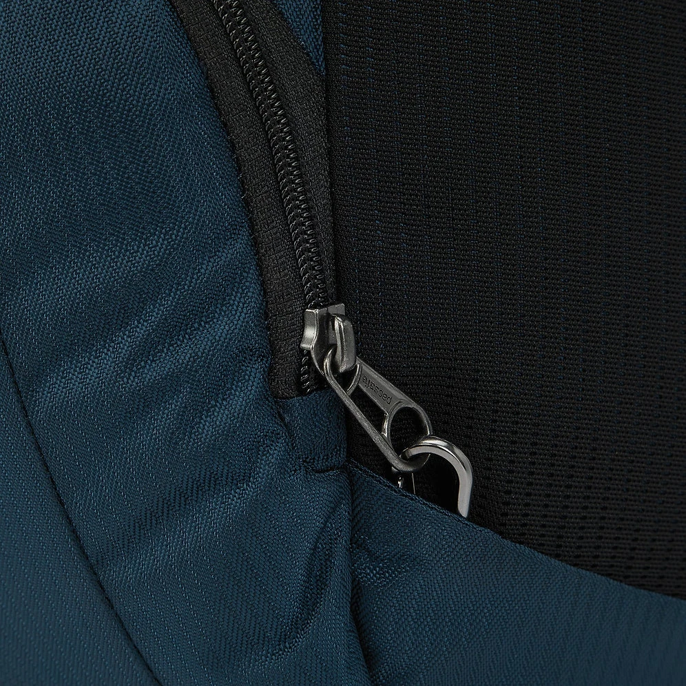 Pacsafe Metrosafe LS450 ECONYL Anti-Theft 25L Backpack 9 Pacsafe Metrosafe LS450 ECONYL Anti-Theft 25L Backpack - Image 7