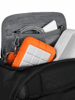 Douchebags The Ramverk 21L Backpack -Travel Bag Store 7cc935 effd5fc4413c4f878600183a47fee76cmv2 1